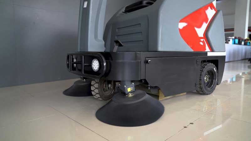 環(huán)衛(wèi)路面清掃車選擇要看重哪幾點選擇 環(huán)衛(wèi)路面清掃車選擇要看重哪幾點選擇