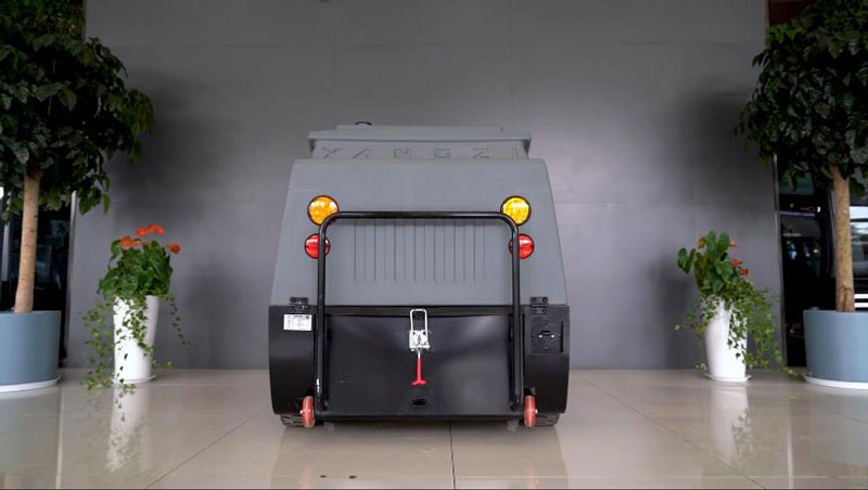 燃油清掃車與電動清掃車-做出正確的選擇 燃油清掃車與電動清掃車-做出正確的選擇