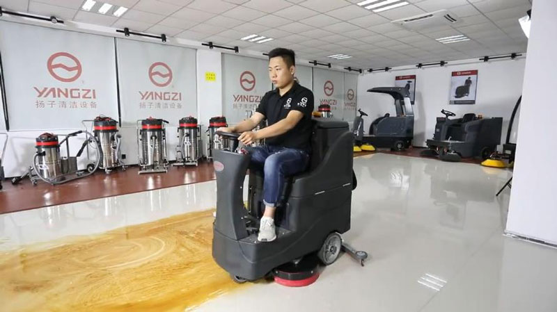 徹底清潔前的工業地板準備技巧 徹底清潔前的工業地板準備技巧