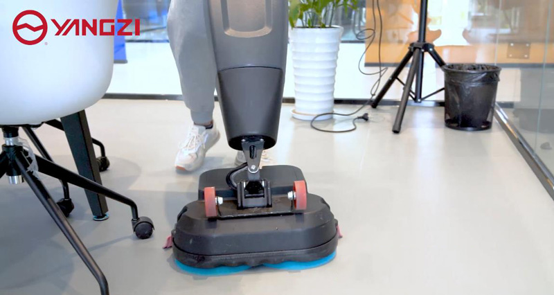 工業(yè)掃地機和洗地機:選擇合適的設(shè)備 工業(yè)掃地機和洗地機:選擇合適的設(shè)備