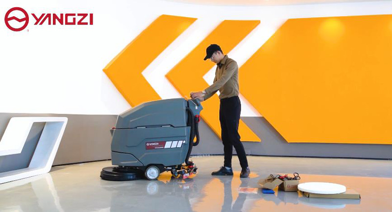 為什么任何餐廳都必須配備手推式洗地機 為什么任何餐廳都必須配備手推式洗地機