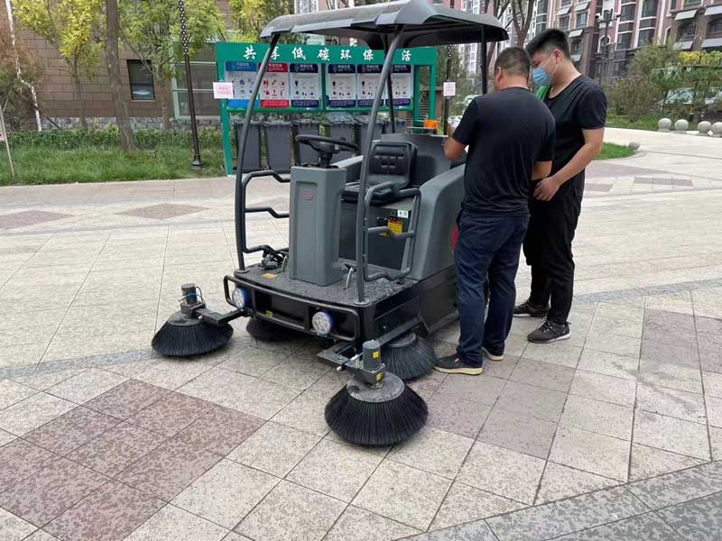 小型電動掃地機在企業和工廠使用中需要注意什么 小型電動掃地機在企業和工廠使用中需要注意什么