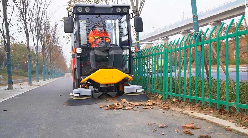 電動(dòng)清掃車(chē)輕松解決垃圾困擾