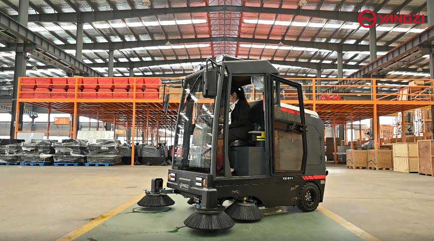 駕駛式掃地機(jī)的清潔優(yōu)勢(shì)有哪些