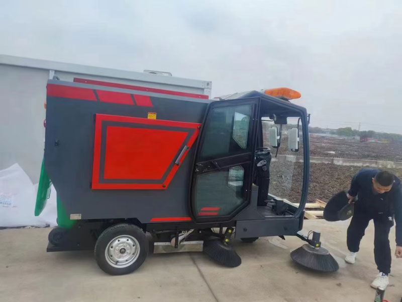 馬路清掃車多少錢一臺(tái) 馬路清掃車多少錢一臺(tái)