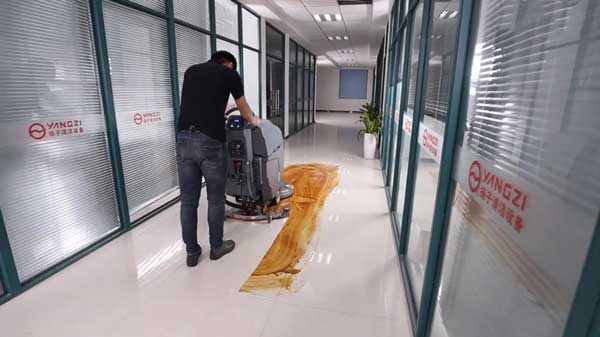 不同辦公樓地面適合的洗地機(圖1) 手推式洗地機
